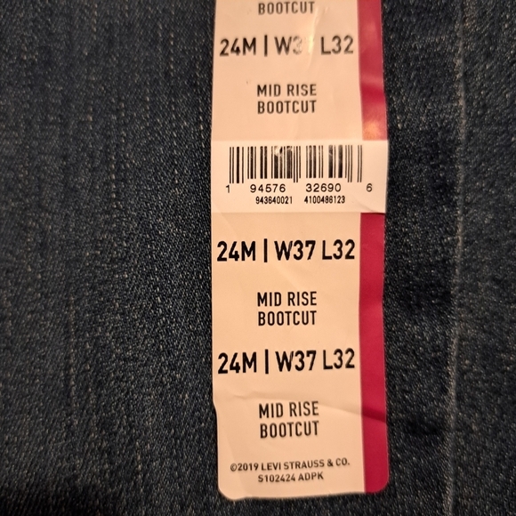 Signature by Levi Strauss women's size 37 x 32 mid rise bootcut jeans, New - Picture 9 of 10
